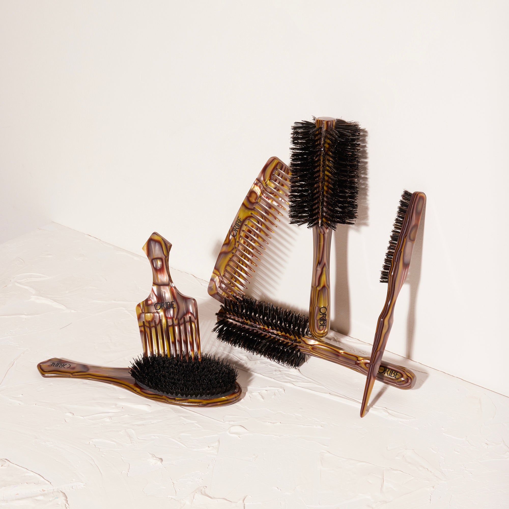 Italian Resin Teasing Brush - Oribe Hair Care Canada